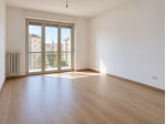 VIA BOLOGNA  AMPIO ALLOGGIO: 440 EURO