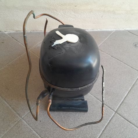 Compressore per frigorifero Ariston BCS 321 AI e compatibile con altri modelli - Foto 2