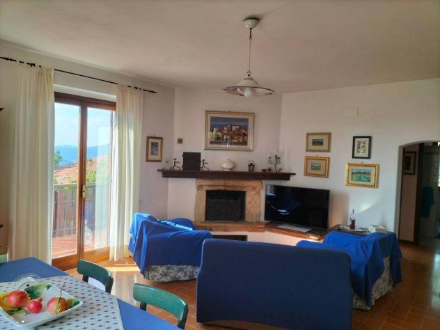 Passignano sul Trasimeno vendesi villa 5 vani 300 Mq