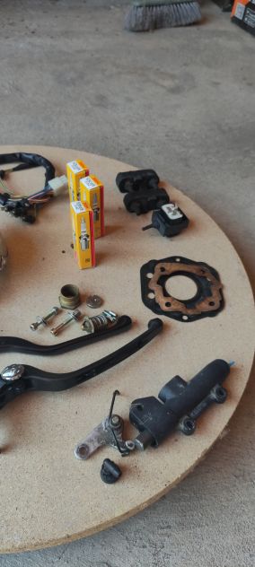 Set di ricambi moto e scooer - Foto 4