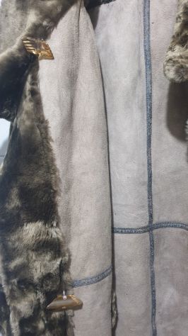 Pelliccia montone vintage con bottoni in ambra - Foto 5