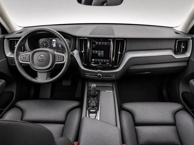Volvo XC60 B4 D AWD automatico Momentum Pro - Foto 8