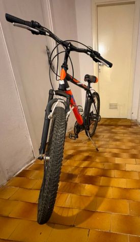Vendesi biciclette Mountain Bike in buono stato, utilizzate poco e sempre tenute - Foto 2