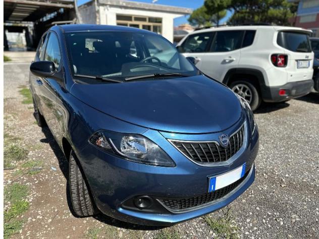 Lancia Ypsilon 1.0 FireFly 5 porte S&S Hybrid Platino