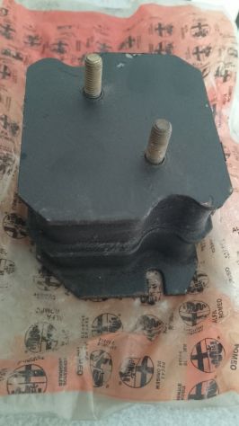 SUPPORTO MOTORE SILENT BLOCK ALFA ROMEO 75