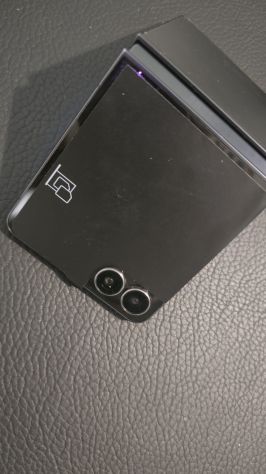 Samsung Galaxy Z Flip7 512GB Jet Black - Foto 5