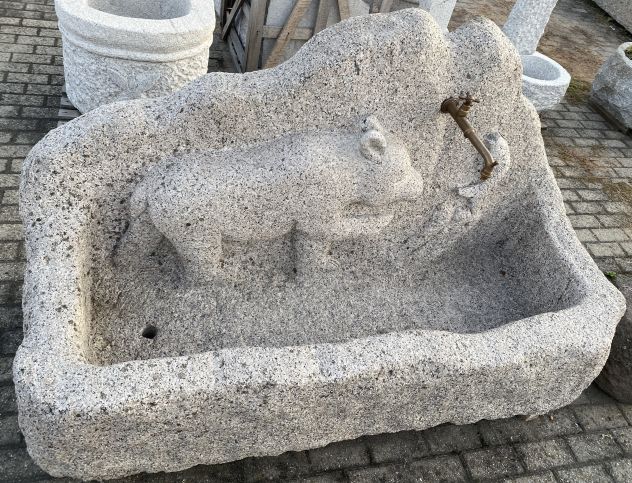 Grande fontana di granito con orso scolpito - Foto 2