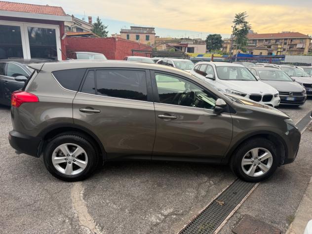 RAV4 2.0 D-4D 2WD-UNIPRO-TAGLIANDI CERTIFICATI - Foto 8