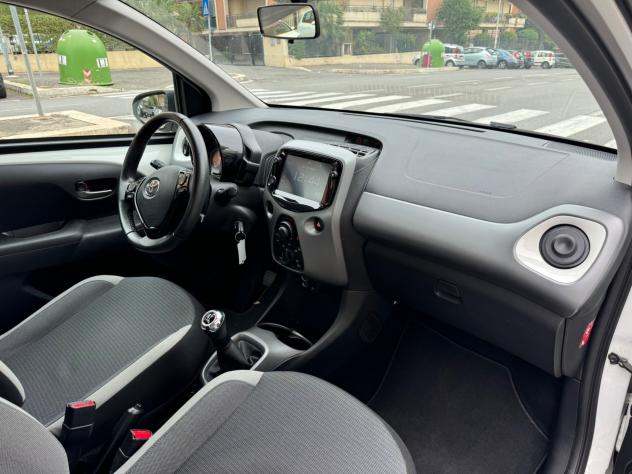 Toyota Aygo Connect 1.0 VVT-i 72 CV 5 porte x-play LED NAVI KAMERA PDC CERCHI 16 - Foto 9