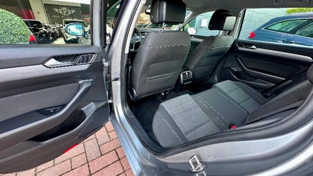 VOLKSWAGEN Passat 8ª serie Passat Variant 2.0 TDI SCR EVO DSG Business - Foto 9