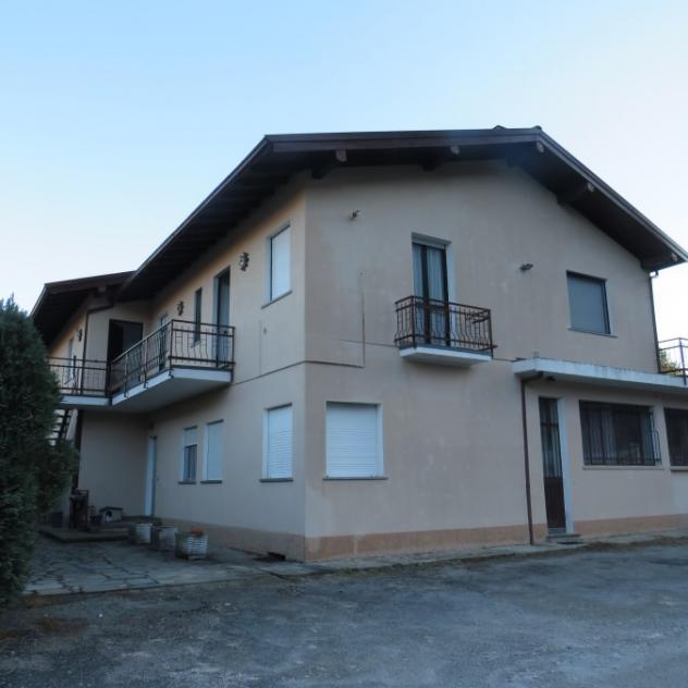 Baveno - ZONA FERIOLO VENDESI VILLA CON GIARDINO PRIVATO - Foto 2