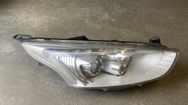 Faro anteriore DX Ford B-Max del 2014