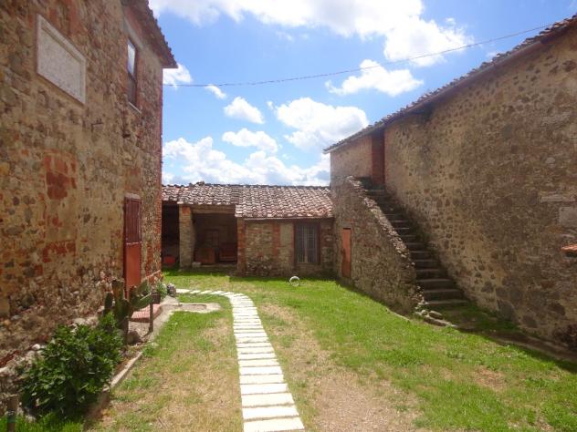 Colonica in vendita a Rapolano Terme 850 mq Rif: 542148