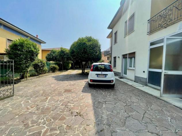 VILLA SINGOLA BIFAMIGLIARE COMPOSTA DA 2 QUADRILOCALI - GIARDINO - Foto 8