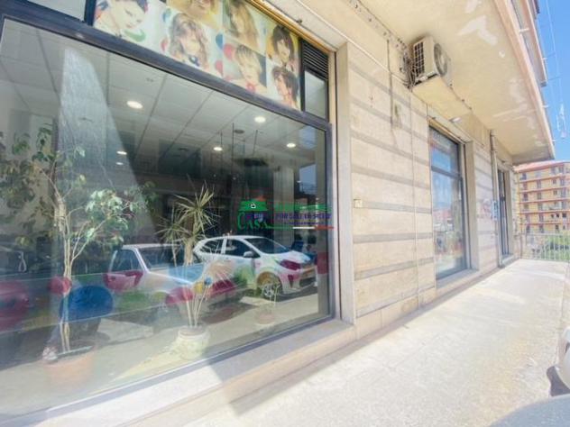 Locale commerciale zona Archimede
