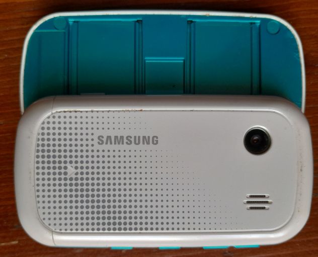 Samsung gt-b3410 non si accende da sostituire tasto accensione. Con suo caricaba - Foto 4