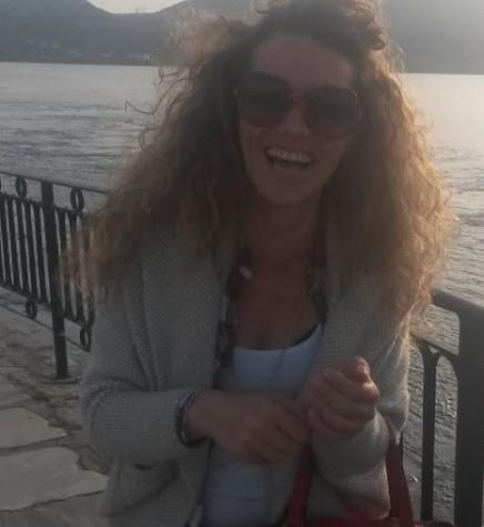 Donna di Alessandria. Fisico Magro Tel:
