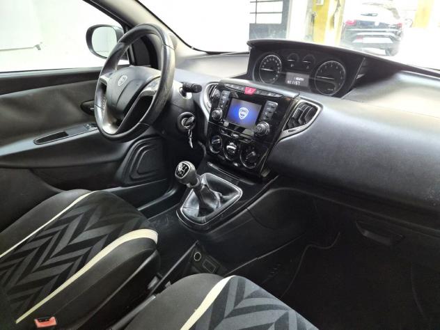 Lancia Ypsilon 1.2 Gold - Foto 6
