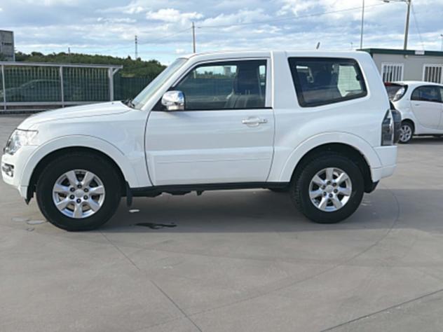 Mitsubishi Pajero 3.2 DI-D 16V aut. 3p. Intense DPF IVA ESPOSTA - Foto 9