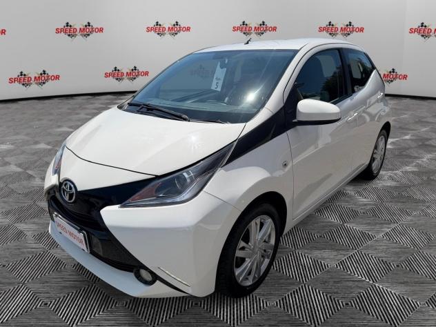 Toyota Aygo 1.0 70 CV x-play, RETRO, CERCHI IN LEGA - Foto 4