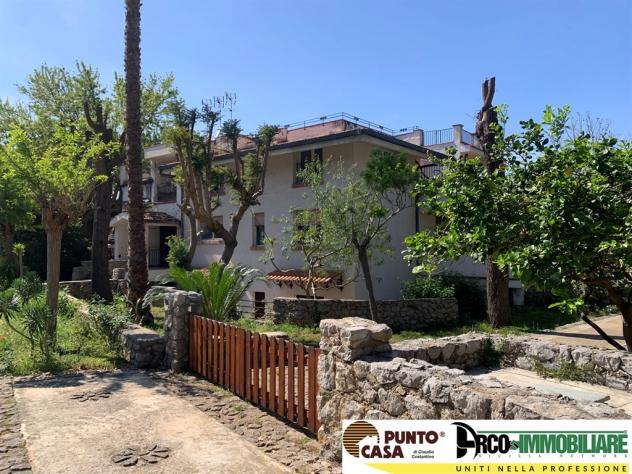 Appartamento ristrutturato in villa con terrazzo e giardino condominiale – Mondello, Fondo Anfossi - Foto 5
