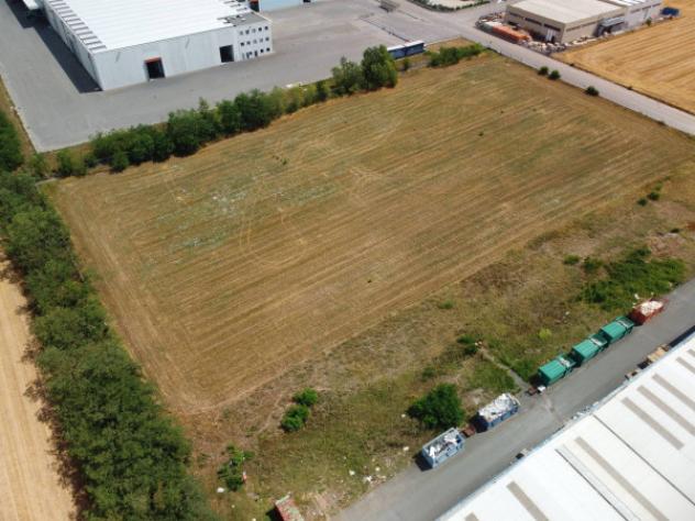 Terreno di 15000 m² in vendita a Pozzolo Formigaro