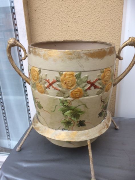 PORTAVASO CON PIEDISTALLO