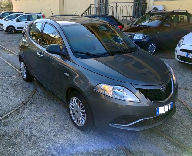 Lancia Ypsilon 1.2 69 CV 5 porte GPL Ecochic garanzia 12 mesi - Foto 2