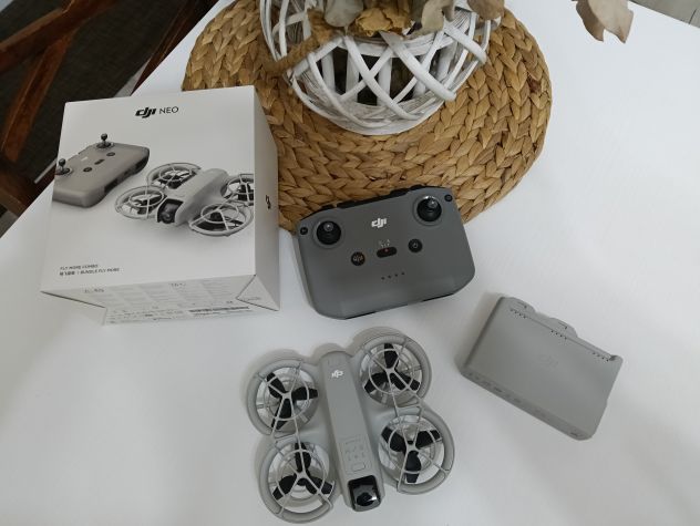 Drone DJI con radiocomando e tre batterie. Completo. - Foto 6