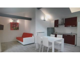 POSTO LETTO PER STUDENTESSA/STAGISTA  ZONA  BICOCCA MILANO