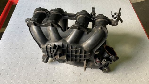 Collettore aspirazione Ford Fiesta 1.4 B/Gpl del 2011 (8A6G-9424-B) - Foto 2