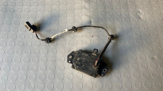 Sensore radar anteriore Toyota Yaris Hybrid del 2021 (88210-0D040)