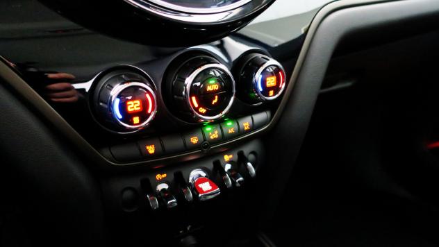 Mini Cooper D Countryman 2.0 150CV AUTOMATICA CLASSIC ENIGMA BLACK - FULL LED CARPLAY FULL DISPLAY CLIMA BZ SENSOR CERCHI R18 - Foto 10