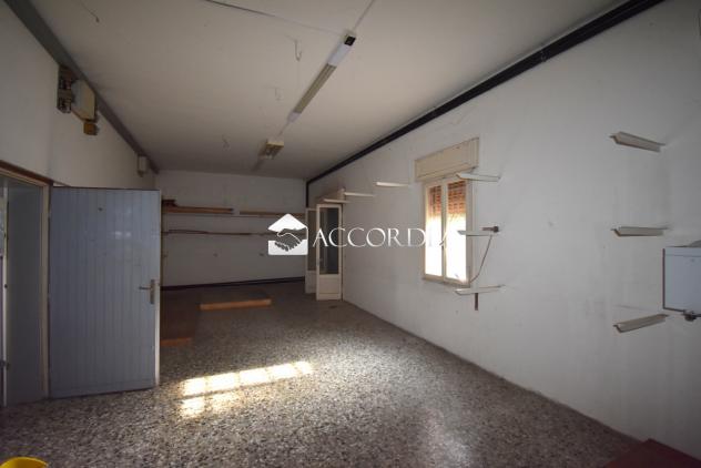 IMMOBILE COMMERCIALE di 2 vani e di 150 mq (CONEGLIANO) rif. GA23 - Foto 4