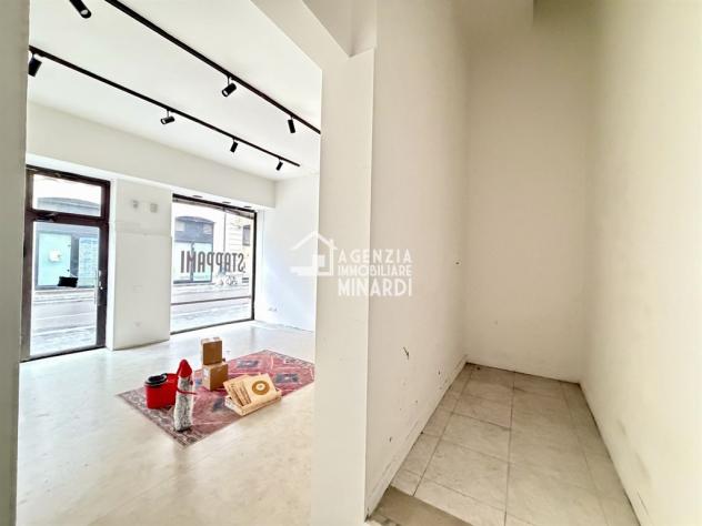 Negozio a reddito con 2 vetrine su corso principale | Centro Faenza | Ottima visibilità - Foto 6