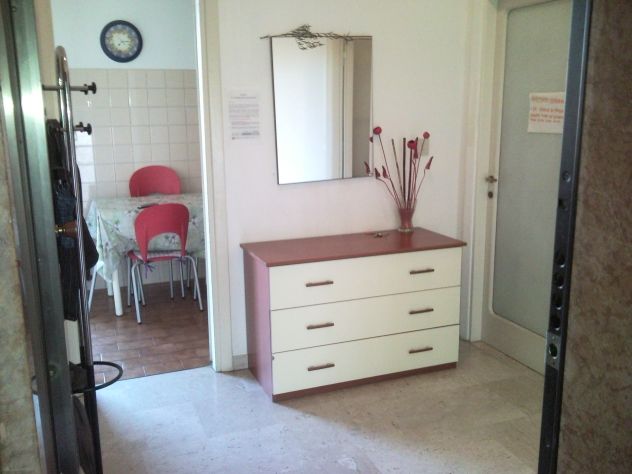 singola a rgza € 620 tutto incluso in app.to centrale 8° p. con terrazzo - Foto 3