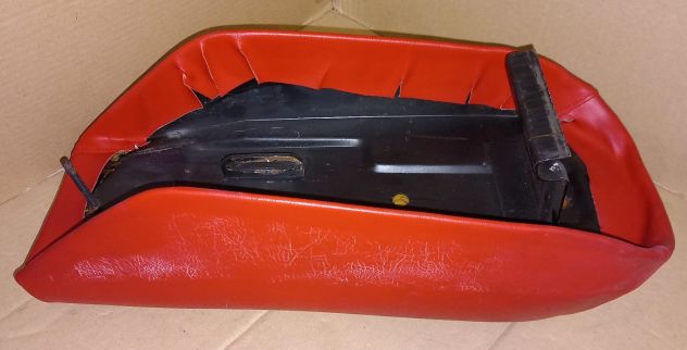 SELLA PER MOTORINO STORICO con rivestimento nuovo, telaio e imbottitura perfetti - Foto 3