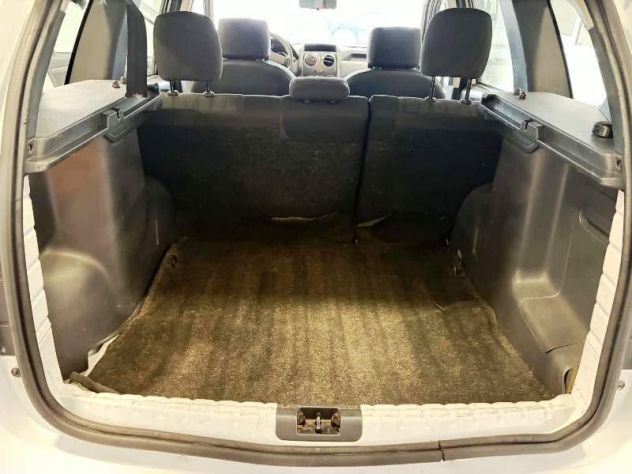 Dacia Duster 1.6 105 CV Laureate GPL - Foto 9