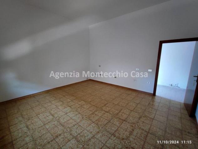 Casa singola con due appartamenti, mansarda, tre garage e scoperto esclusivo. - Foto 12