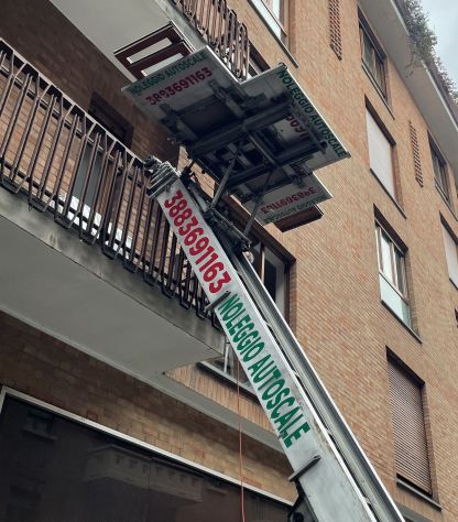 Noleggio Autoscala per Traslochi ed Edilizia in Piemonte - Foto 2