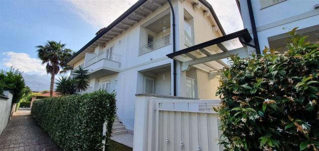 Casa semindipendente in vendita a Cinquale - Montignoso 155 mq Rif: 1157503