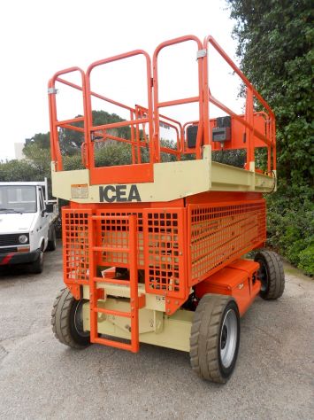 PIATTAFORMA VERTICALE JLG - Foto 3