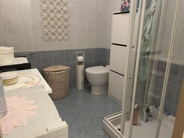 Lesmo ampio monolocale arredato con giardino ideale come investimento - Foto 5