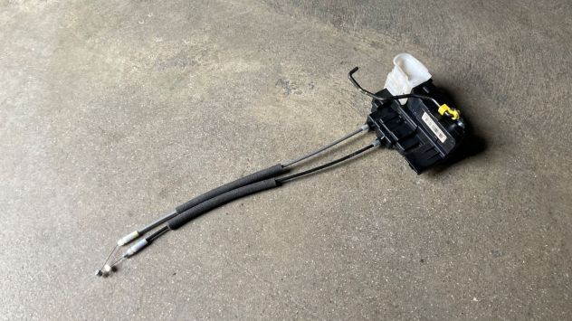 Chiusura centralizzata anteriore SX Hyundai I20 del 2012 (81310-1J020)