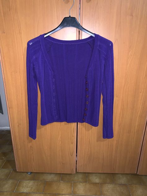 UN MAGLIONCINO CORTO/CARDIGAN VINTAGE MA È COME NUOVO,DA DONNA,VIOLA,TAGLIA M IT - Foto 2