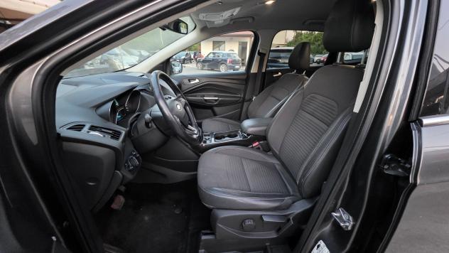 Ford Kuga 1.5 TDCI 120 CV S&S 2WD Powershift Edition - Foto 9