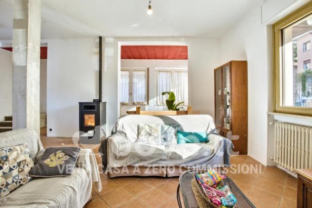 Villa di 240 m² con 4 locali e box auto doppio in vendita a Carnago - Foto 3
