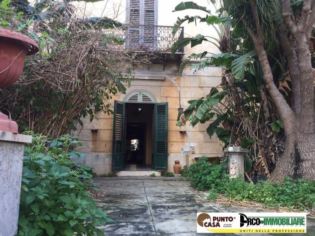 VENDESI VILLA storica ottocentesca nel cuore di Palermo