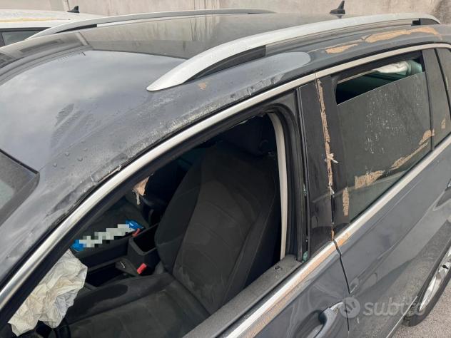 VW Tiguan 2.0 TDI 150 CV DSG Elegance-2021 - Foto 10
