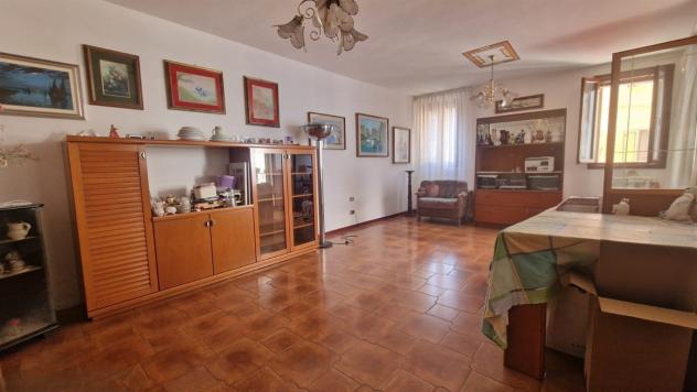 Chioggia Centro – 90 mq con terrazzo e magazzino, garage disponibile - Foto 3